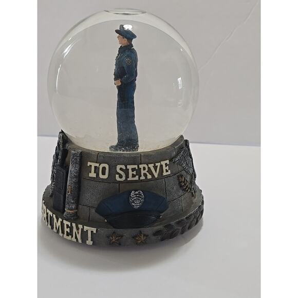 Police Department Musical Snow Globe USA - Picture 13 of 16